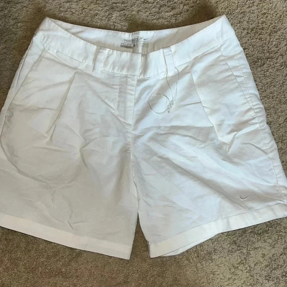 NIKE GOLF size 2 shorts